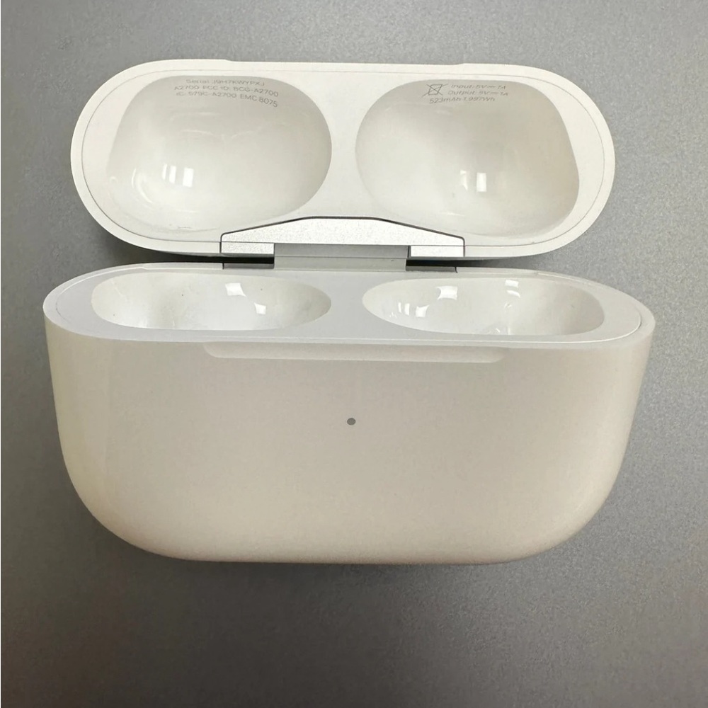 AirPods Pro 2nd Gen Charging Case
